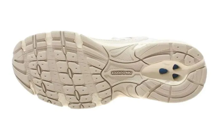 New Balance 530 White/Beige - Image 2