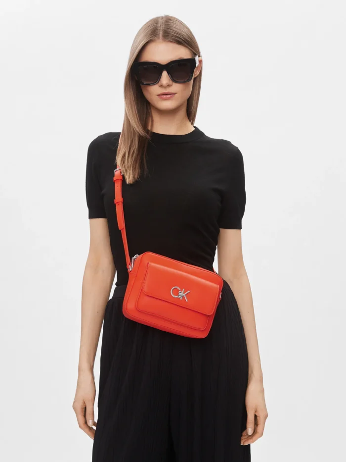 Bolso Re-Lock Camera Bag W/Flap K60K611083 Naranja - Image 2