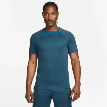 Nike AcademyMen's Dri-FIT Short-Sleeve Football Top