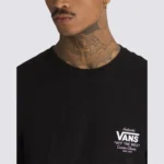Vans MN HOLDER ST CLASSIC men's T shirt in Black - Image 2