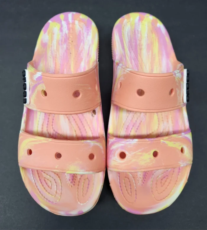 Crocs classic sandals in papaya marble - Image 2