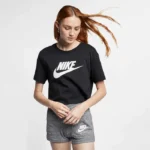 Nike Sportswear EssentialWomen's Cropped Logo T-Shirt