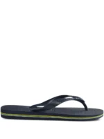 Brazil' slippers with a thin strap and the brand's logo Havaianas